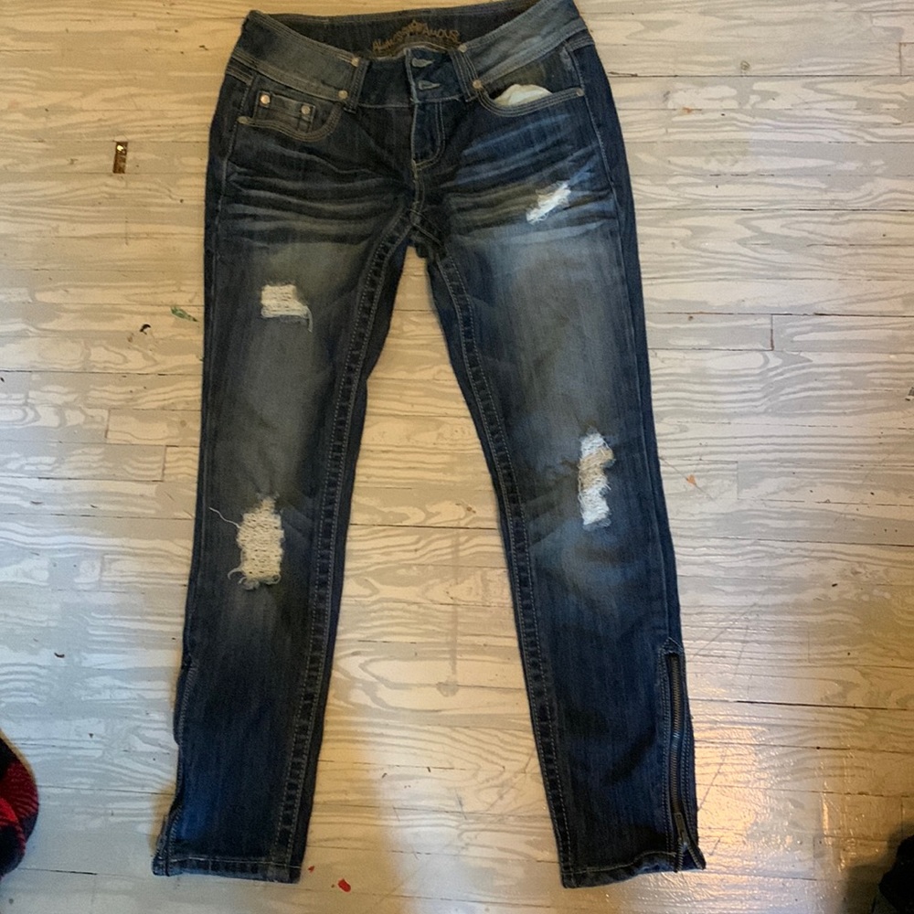 Almost Famous Ripped Jeans - Picture 1 of 5